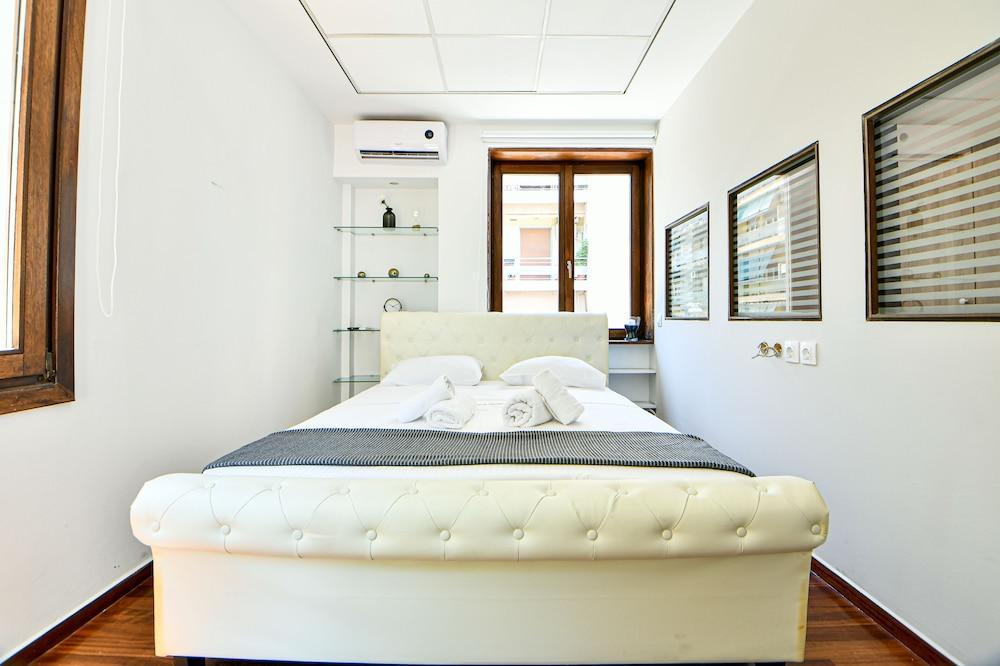 Flowers Of Athens, Boutique Aparthotel With 6-Apartments In Central Athen Eksteriør billede